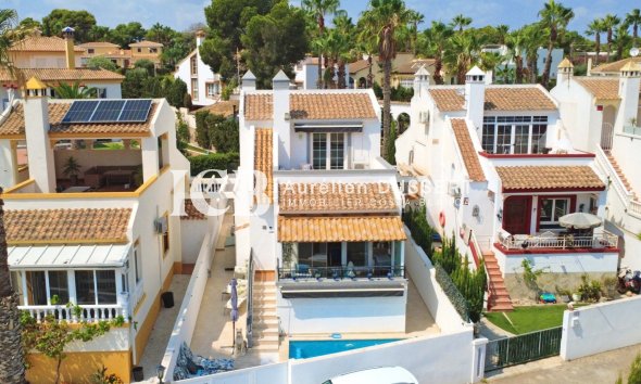 Resale - Villa -
Orihuela Costa - Villamartín