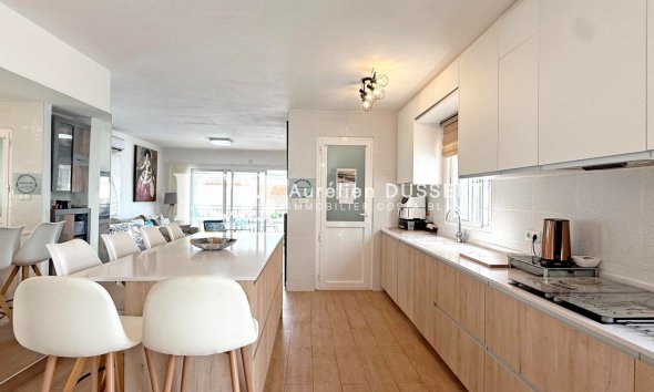 Resale - Villa -
Orihuela Costa - Villamartín