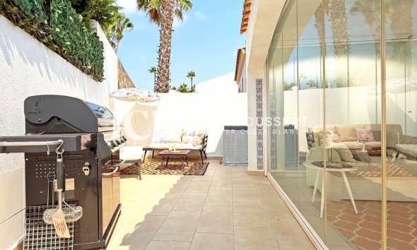 Resale - Villa -
Orihuela Costa - Villamartín