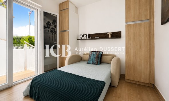 Resale - Villa -
Orihuela Costa - Villamartín