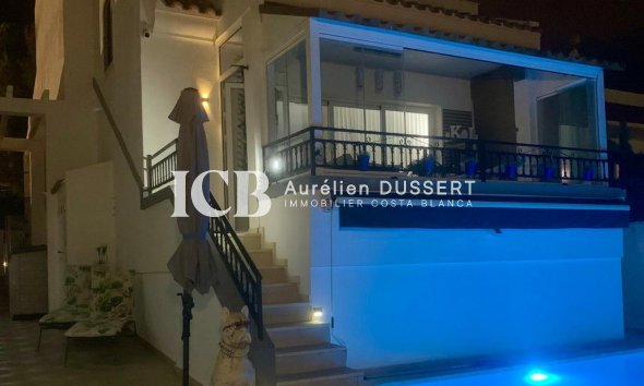 Resale - Villa -
Orihuela Costa - Villamartín