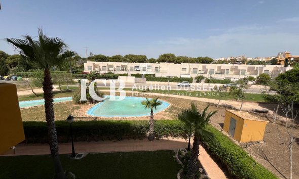 Revente - Appartement -
Punta Prima - Torrevieja