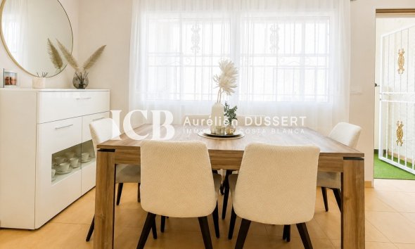 Revente - Maison mitoyenne -
Punta Prima - Torrevieja