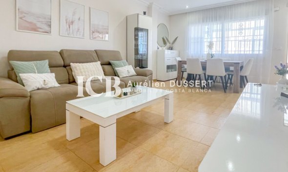 Revente - Maison mitoyenne -
Punta Prima - Torrevieja