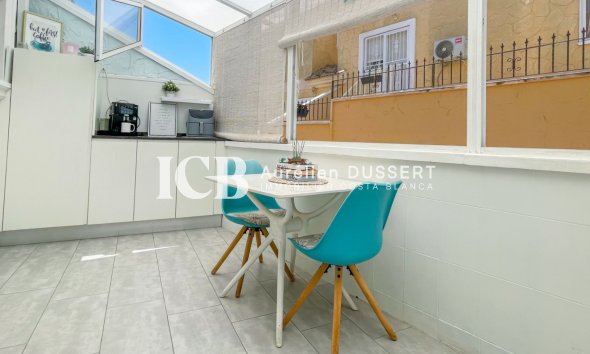 Revente - Maison mitoyenne -
Punta Prima - Torrevieja
