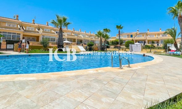 Revente - Maison mitoyenne -
Punta Prima - Torrevieja