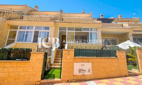Revente - Maison mitoyenne -
Punta Prima - Torrevieja
