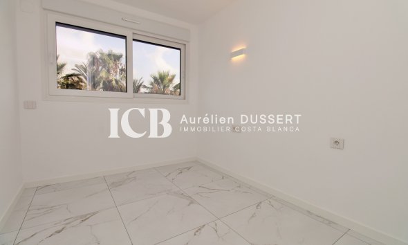 Revente - Appartement -
Punta Prima - Torrevieja