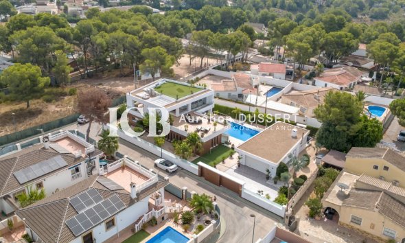 Revente - Villa -
Pinar de Campoverde