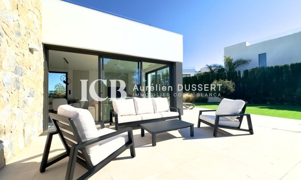 Reventa - Villa -
Las Colinas Golf