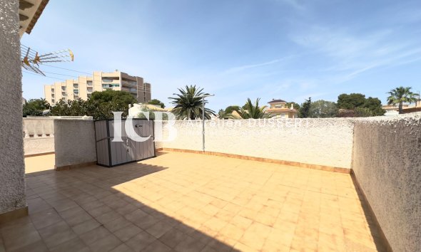 Revente - Maison individuelle -
Orihuela Costa - La Zenia