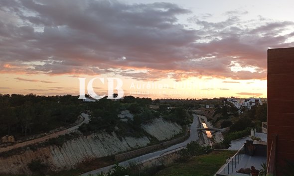 Revente - Appartement -
Orihuela Costa - Villamartín