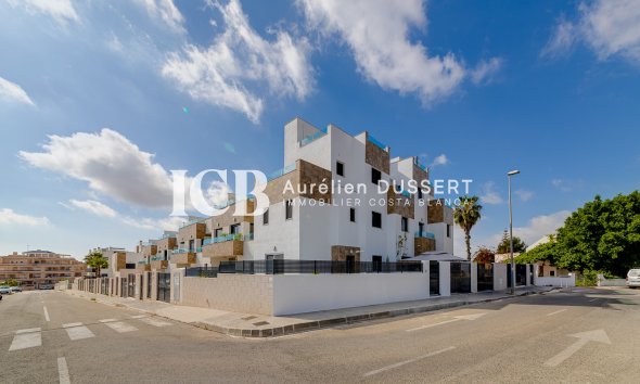 Resale - Townhouse -
Orihuela Costa - Villamartín