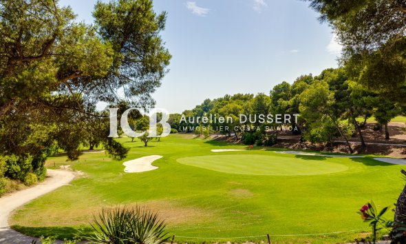 Resale - Townhouse -
Orihuela Costa - Villamartín