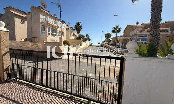 Revente - Villa -
Orihuela Costa - Villamartín