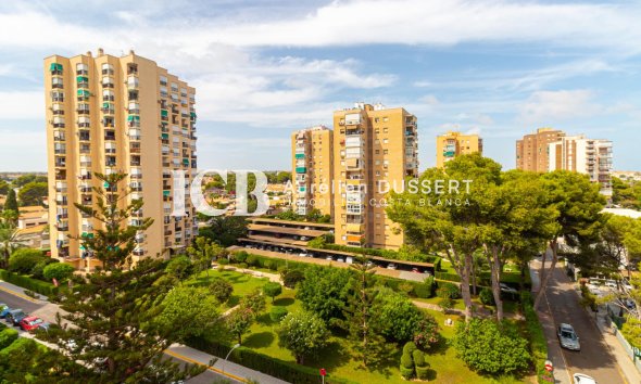 Revente - Appartement -
Orihuela Costa - Campoamor