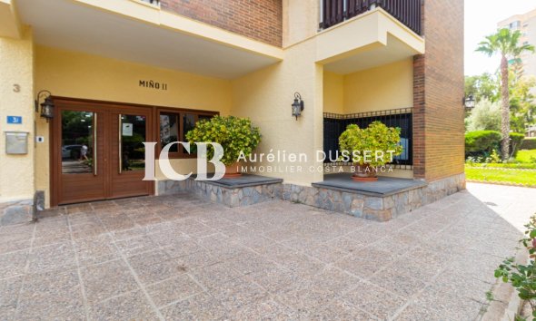 Revente - Appartement -
Orihuela Costa - Campoamor
