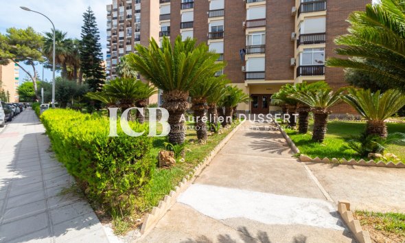Revente - Appartement -
Orihuela Costa - Campoamor