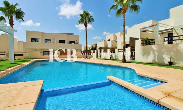 Revente - Maison mitoyenne -
Orihuela Costa - Villamartín