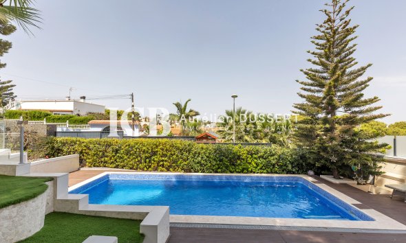 Revente - Villa -
Los Balcones - Torrevieja