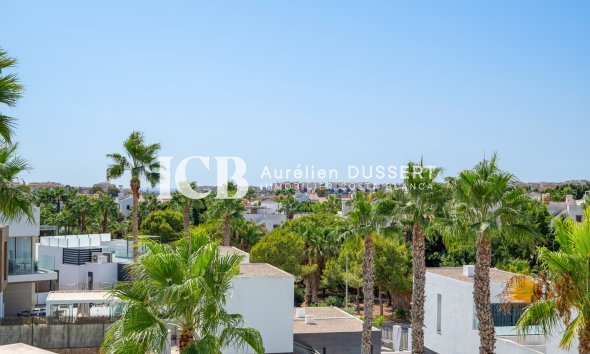 Revente - Villa -
Orihuela Costa - Villamartín