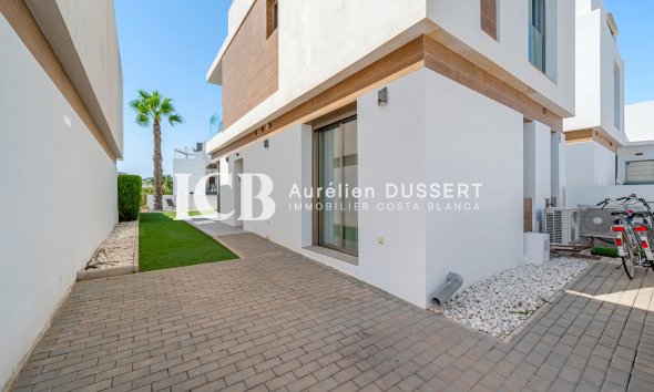 Revente - Villa -
Orihuela Costa - Villamartín