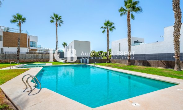 Revente - Villa -
Orihuela Costa - Villamartín