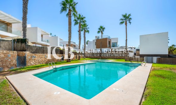 Revente - Villa -
Orihuela Costa - Villamartín