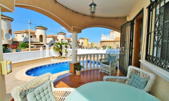 Revente - Maison individuelle -
Orihuela Costa - Villamartín