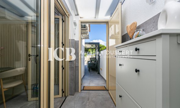 Resale - Townhouse -
Mil Palmeras