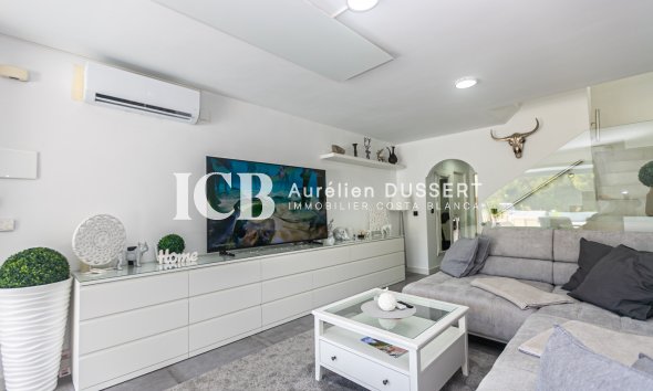 Resale - Townhouse -
Mil Palmeras