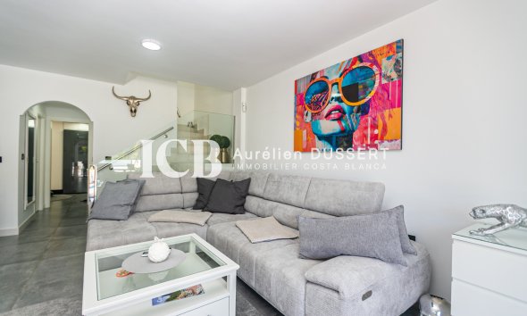 Resale - Townhouse -
Mil Palmeras