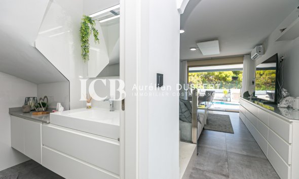 Resale - Townhouse -
Mil Palmeras
