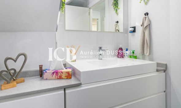 Resale - Townhouse -
Mil Palmeras