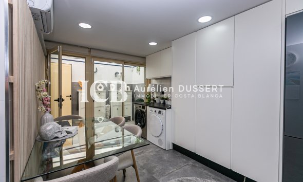 Resale - Townhouse -
Mil Palmeras