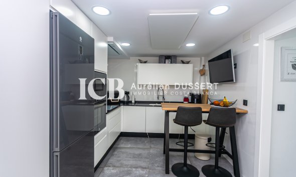 Resale - Townhouse -
Mil Palmeras