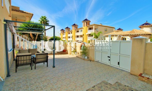 Reventa - Casa independiente -
Orihuela Costa - Villamartín