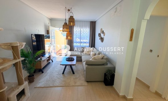 Resale - Townhouse -
Los Montesinos - Urbanizacion montesol