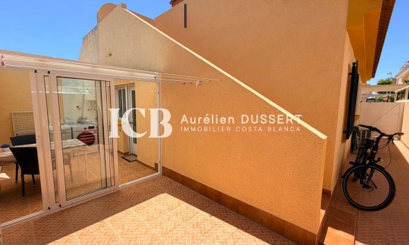 Resale - Townhouse -
Los Montesinos - Urbanizacion montesol