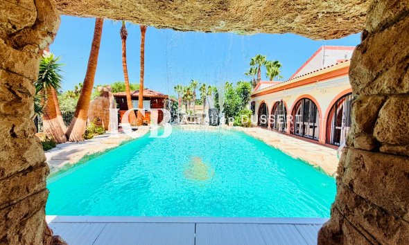 Revente - Villa -
Daya Vieja