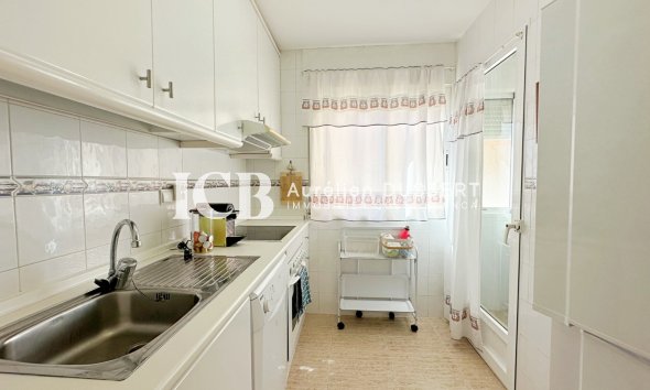 Resale - Apartment / flat -
Orihuela Costa - Campoamor